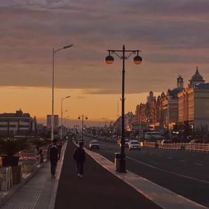 婬荡的短裙教师麻麻
